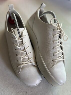 ECCO Soft 8 White Full Grain Pebble Leather Sneakers | 38